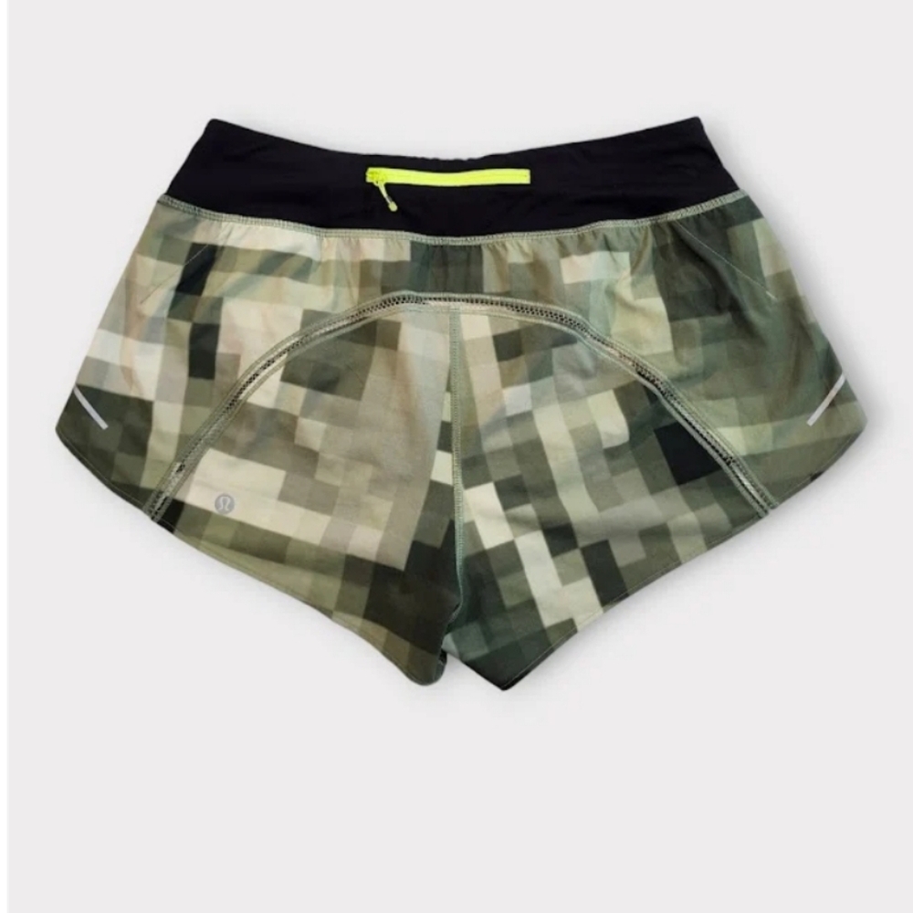 Size 6 - Lululemon Split Second Short II - Picture 2 of 4